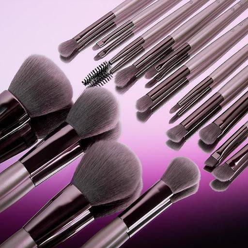 BH 15-Piece Lavish Pouch Brush Set!